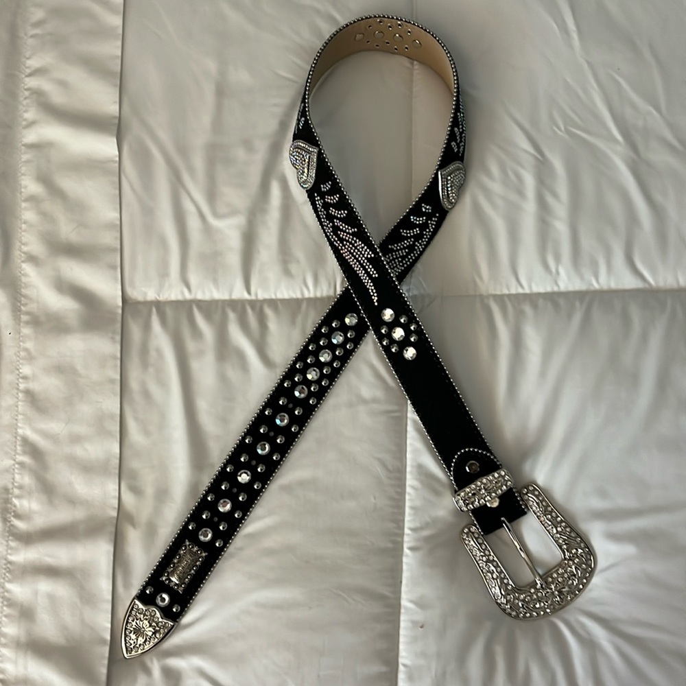 Women’s western crystal like belt.